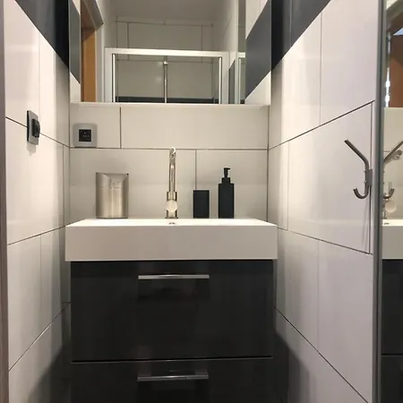 ゲストハウス Chez Emma 3*